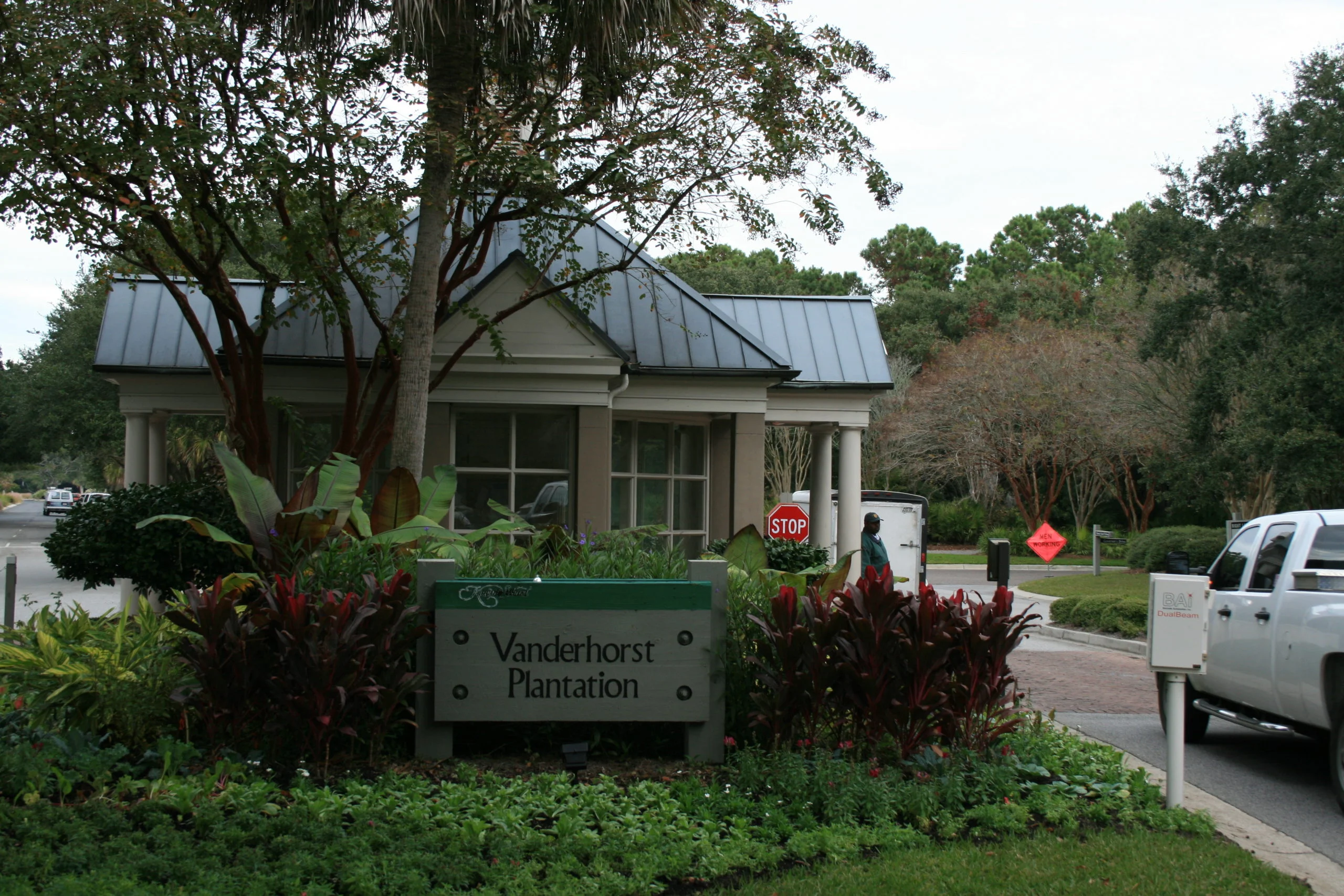 homes for sale behind Vanderhorst gate kiawah island SC